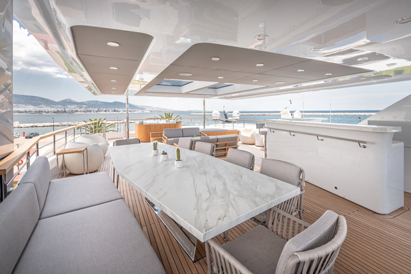 2027Numarine 121 ft 37XP   NUMARINE 37XP 21