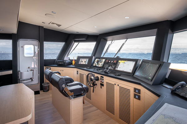2027Numarine 121 ft 37XP   NUMARINE 37XP 21