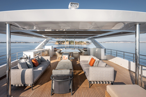 2027Numarine 131 ft 40MXP   NUMARINE 40MXP