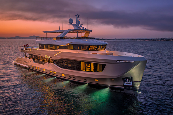 2027Numarine 131 ft 40MXP   NUMARINE 40MXP