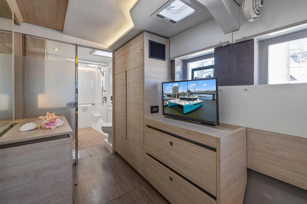One Love 50ft Leopard Yacht For Sale