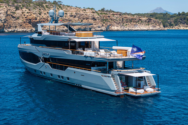 Photo of the 2023 Numarine 37XP "OSCAR"