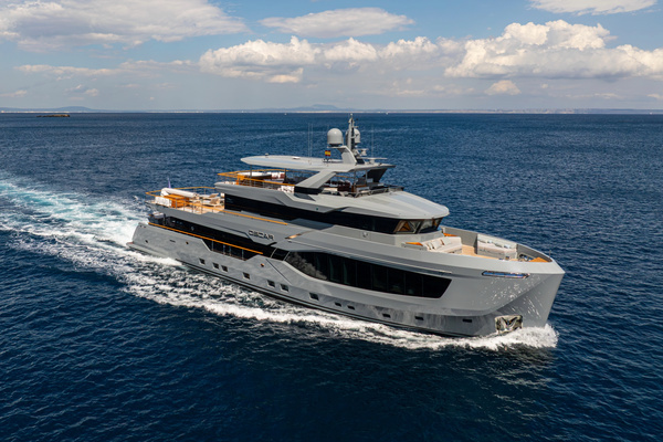 121-ft-Numarine-2023-37XP-OSCAR Palma  Spain  yacht for sale