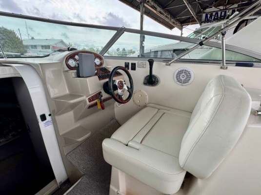 27ft Rinker Yacht For Sale