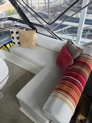 43ft Bayliner Yacht For Sale
