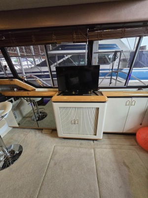 43ft Bayliner Yacht For Sale