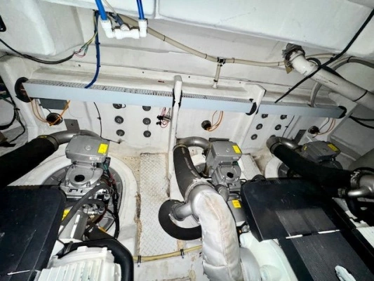 Cruisers Yachts 540 Sports Coupe Yacht For Sale