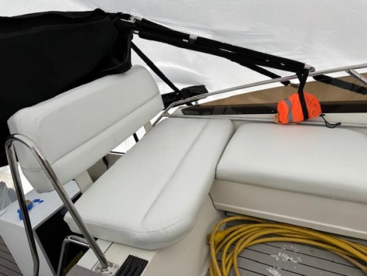32ft Carver Yacht For Sale