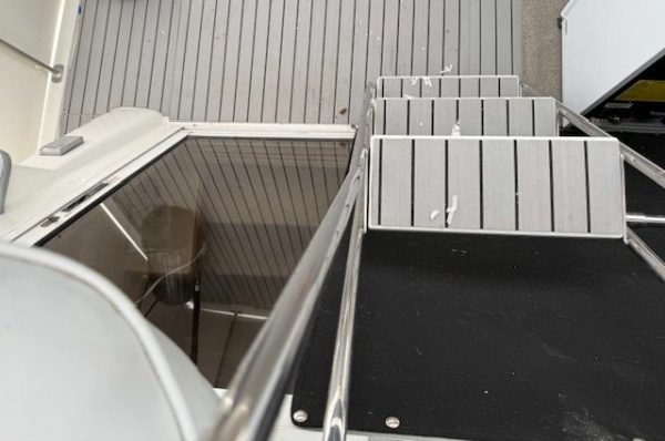 32ft Carver Yacht For Sale