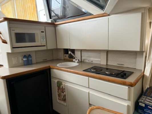 32ft Carver Yacht For Sale