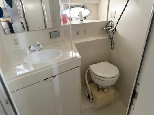 32ft Carver Yacht For Sale