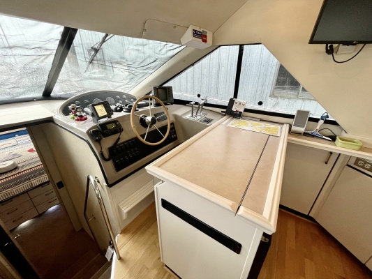 39ft Bayliner Yacht For Sale