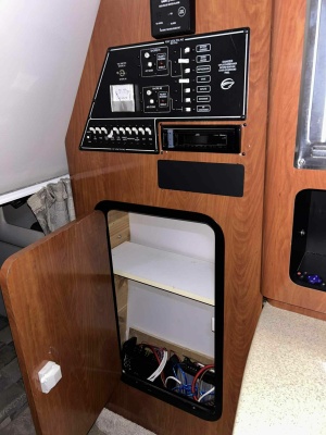 28ft Crownline Yacht For Sale