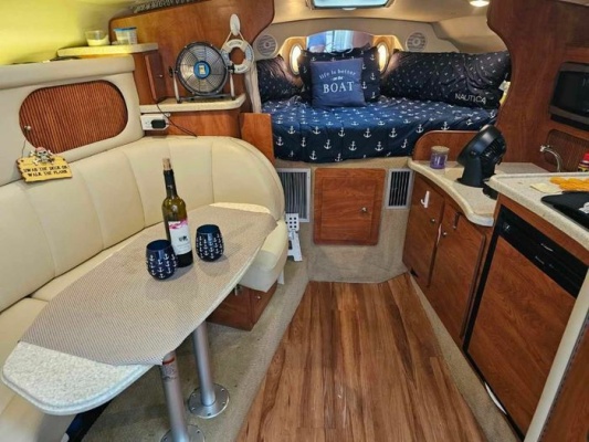 32ft Rinker Yacht For Sale