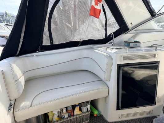 33ft Larson Yacht For Sale