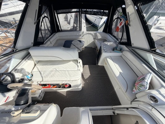 33ft Larson Yacht For Sale