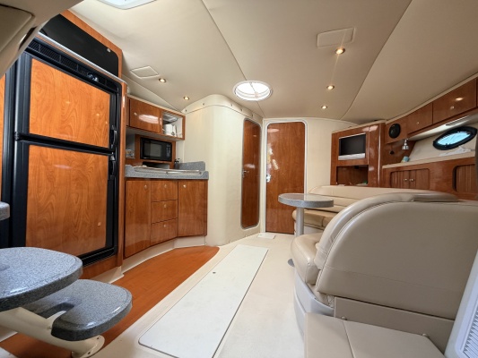 37ft Larson Yacht For Sale