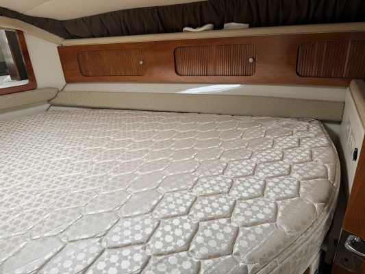 37ft Larson Yacht For Sale