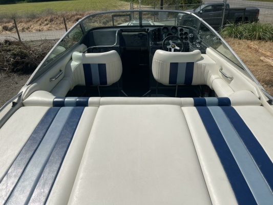 32ft Sea Ray Yacht For Sale