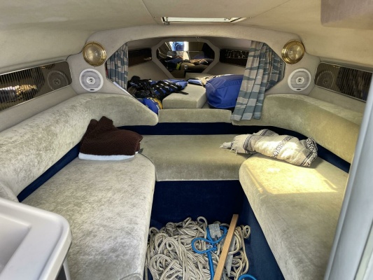 32ft Sea Ray Yacht For Sale