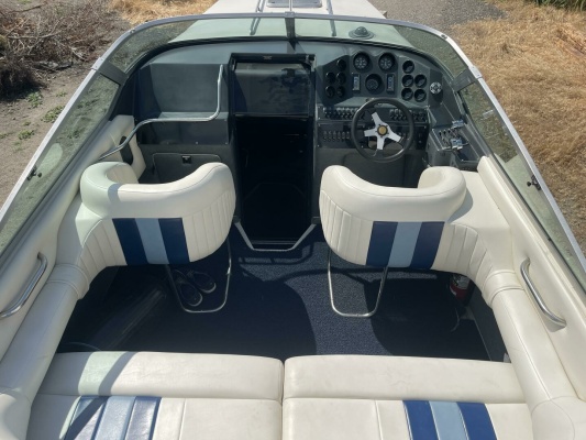 32ft Sea Ray Yacht For Sale