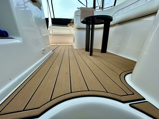 31ft Rinker Yacht For Sale