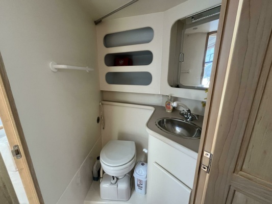 37ft Carver Yacht For Sale