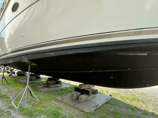 37ft Carver Yacht For Sale