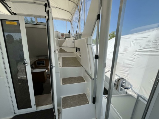 37ft Carver Yacht For Sale
