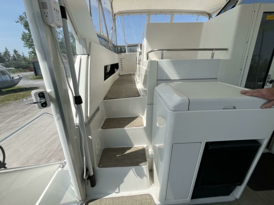 37ft Carver Yacht For Sale
