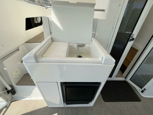 37ft Carver Yacht For Sale