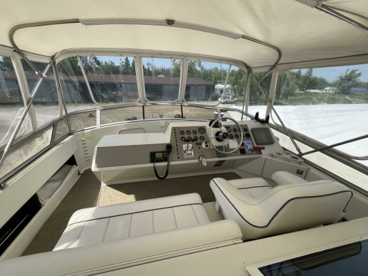 37ft Carver Yacht For Sale