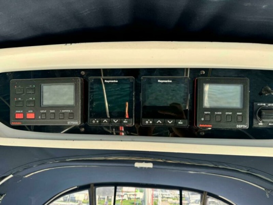 43ft Hunter Yacht For Sale