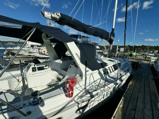 43ft Hunter Yacht For Sale