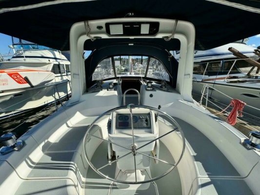 43ft Hunter Yacht For Sale