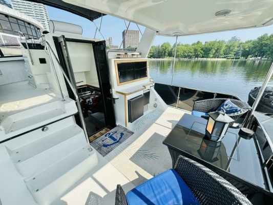 38ft Carver Yacht For Sale
