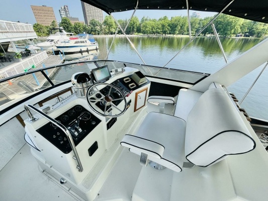 38ft Carver Yacht For Sale