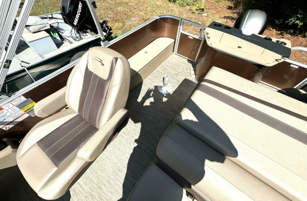 21ft Bennington Yacht For Sale