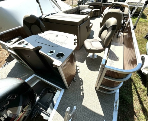 21ft Bennington Yacht For Sale
