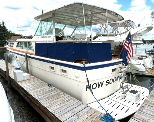 43ft Hatteras Yacht For Sale