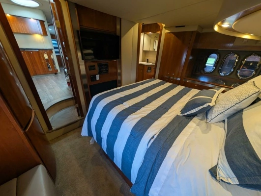 Cruisers Yachts 520 Express Yacht For Sale