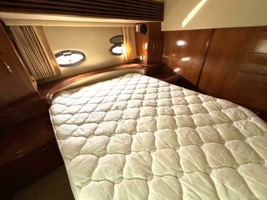 39ft Carver Yacht For Sale