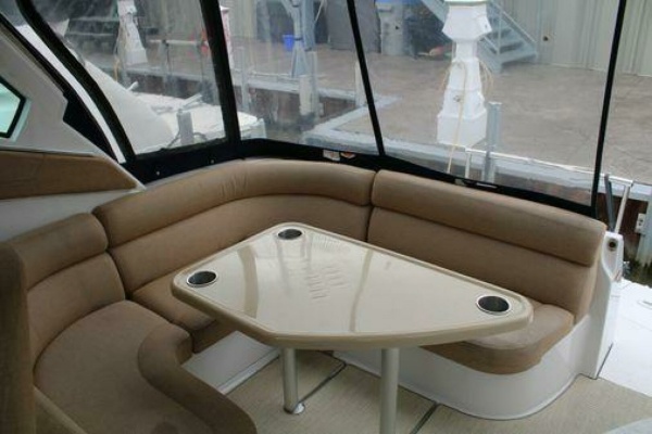 33ft Four Winns Yacht For Sale
