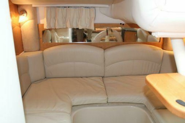 33ft Four Winns Yacht For Sale