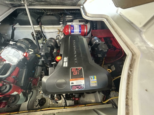 33ft Four Winns Yacht For Sale