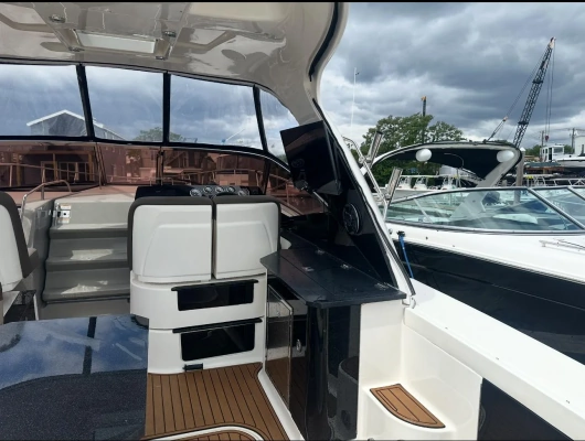 2016 Sea Ray 37