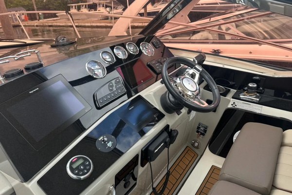 2016 Sea Ray 37