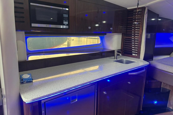 2016 Sea Ray 37