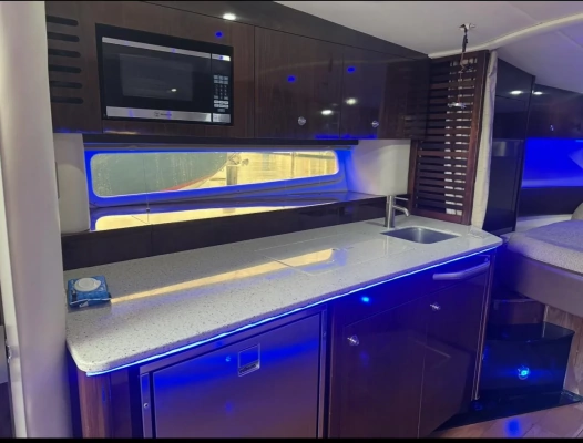 2016 Sea Ray 37