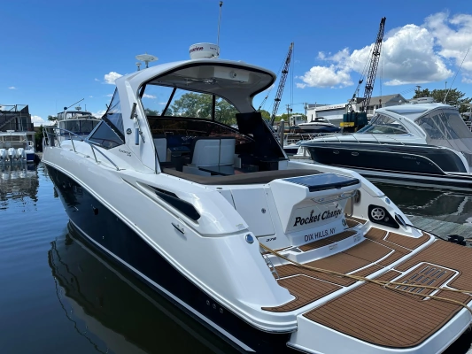 2016 Sea Ray 37